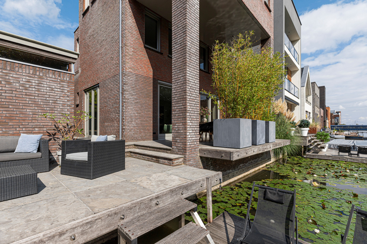 Vrijstaande woning te koop: Kallameer 204, Woerden