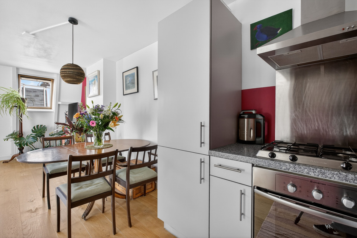 Appartement te koop: Van Ostadestraat 220-4, Amsterdam