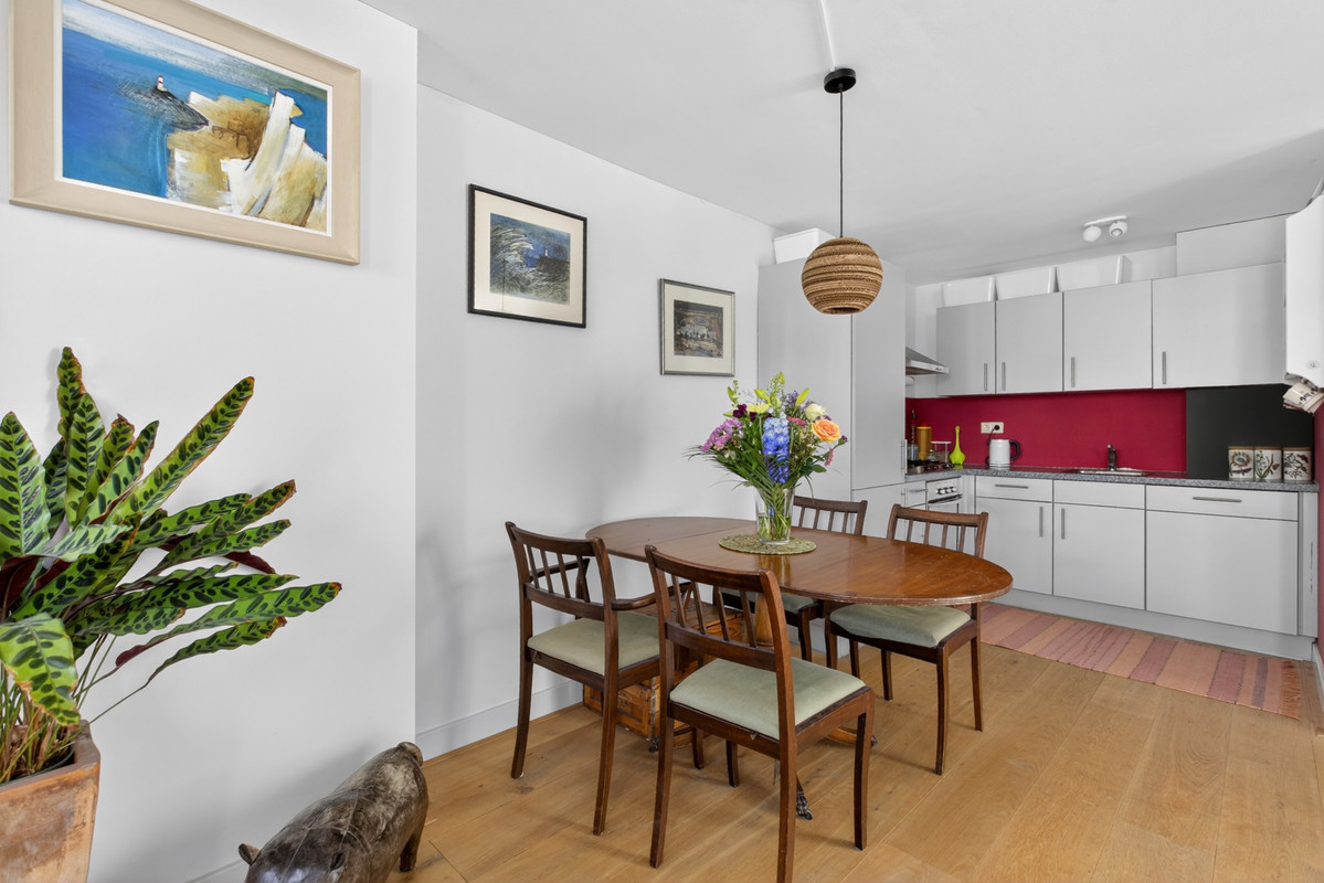 Appartement te koop: Van Ostadestraat 220-4, Amsterdam