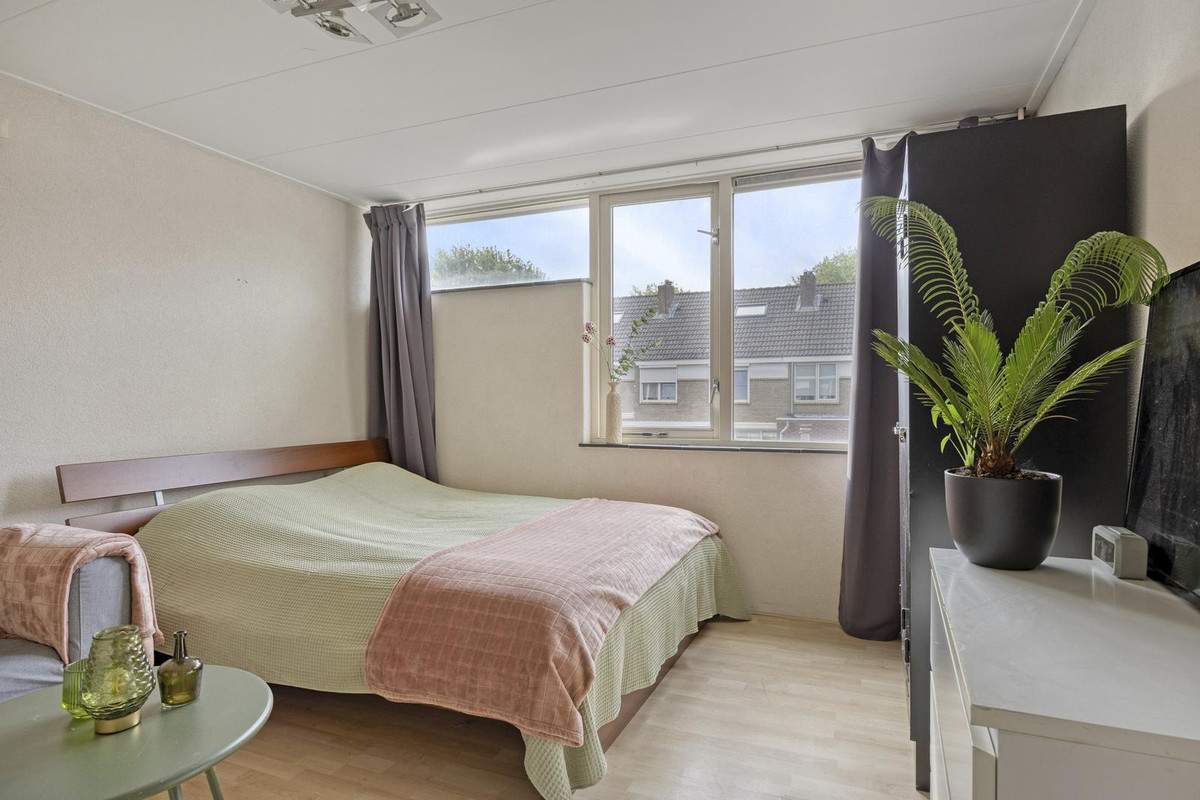 Tussenwoning te koop: Beukenlaan 7, Etten-Leur