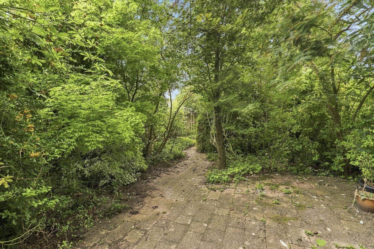 Tussenwoning te koop: J.H. Leopoldstraat 8, Almere
