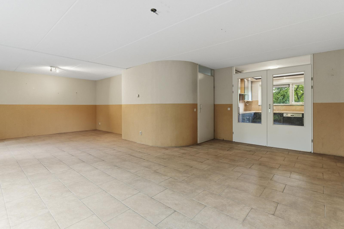Tussenwoning te koop: J.H. Leopoldstraat 8, Almere