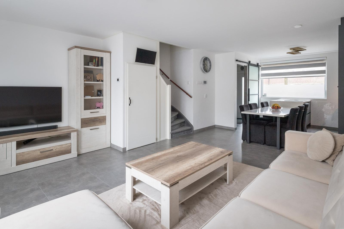 Tussenwoning te koop: Schinnenbaan 54, Rotterdam