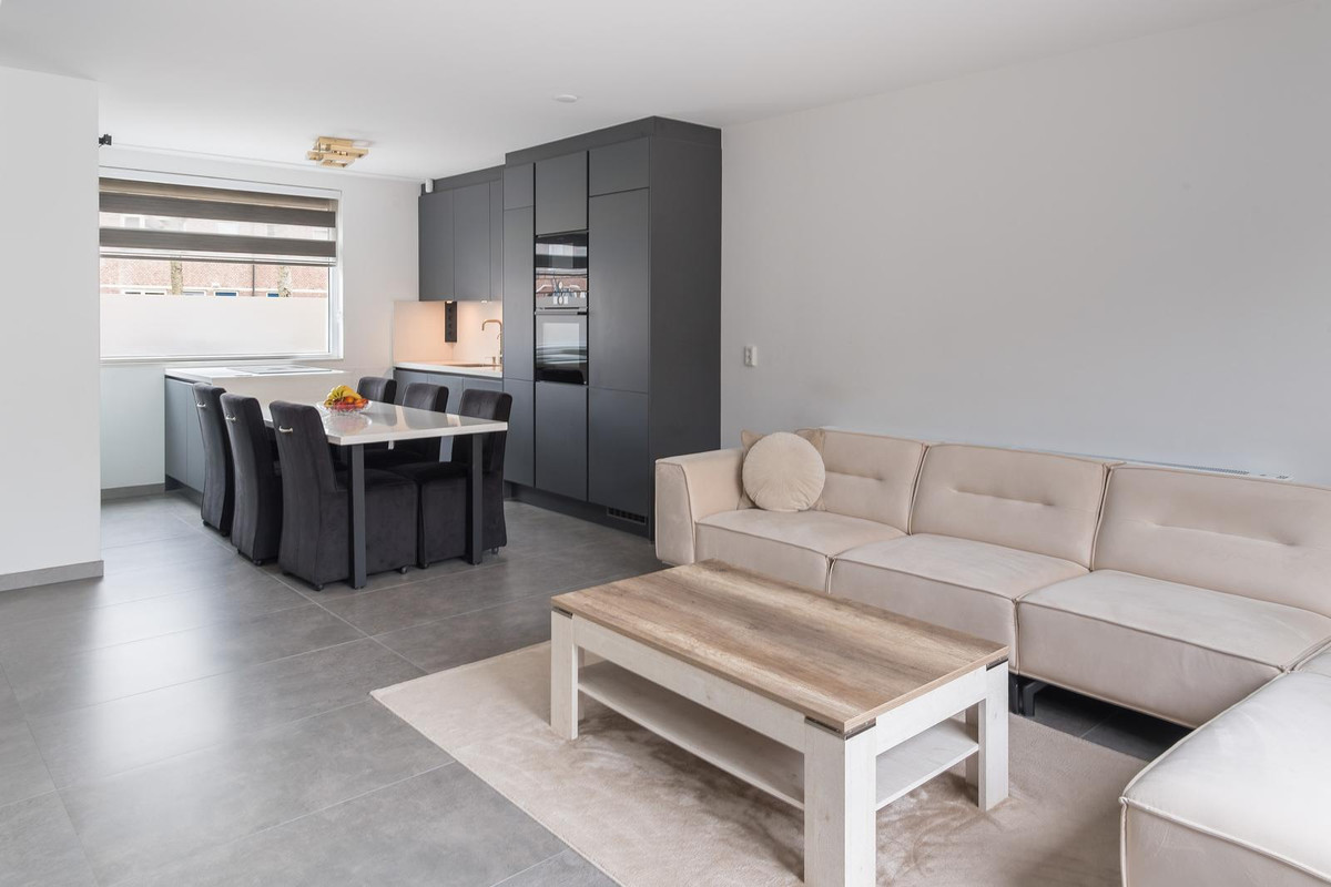 Tussenwoning te koop: Schinnenbaan 54, Rotterdam