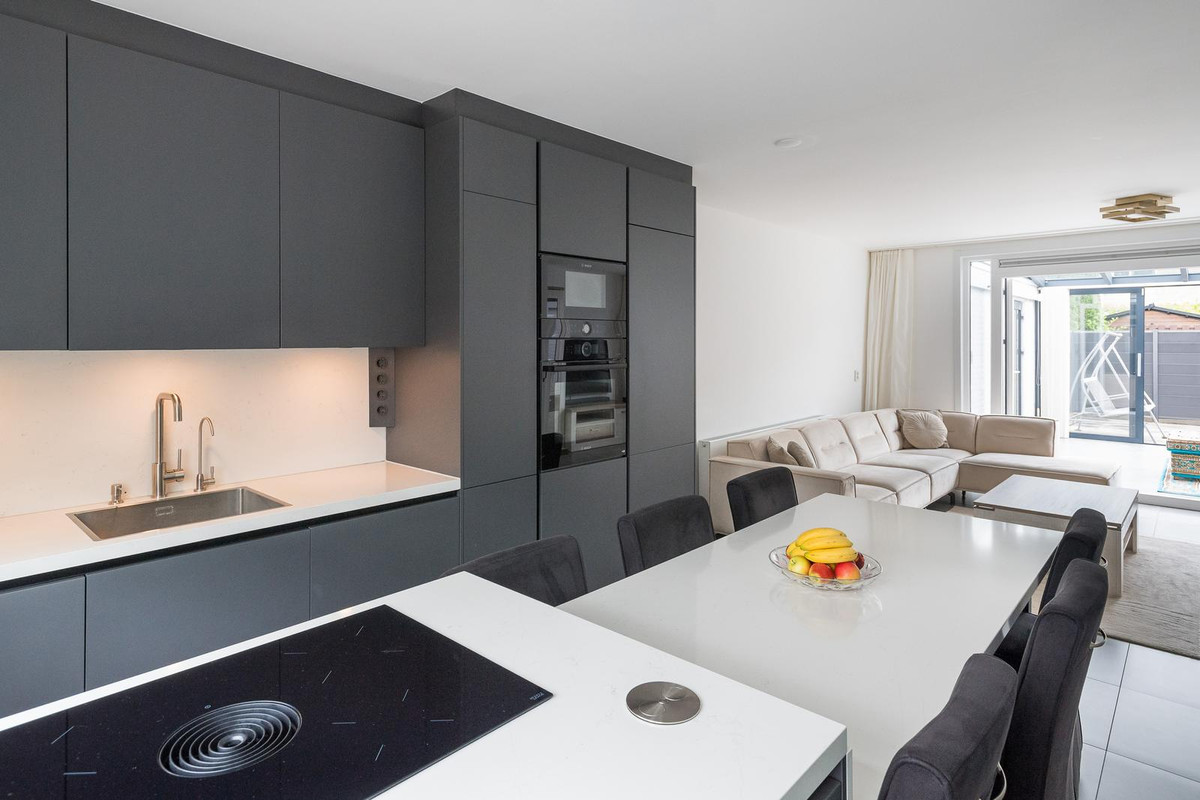 Tussenwoning te koop: Schinnenbaan 54, Rotterdam