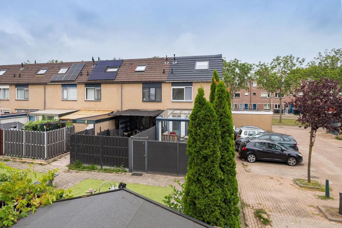 Tussenwoning te koop: Schinnenbaan 54, Rotterdam