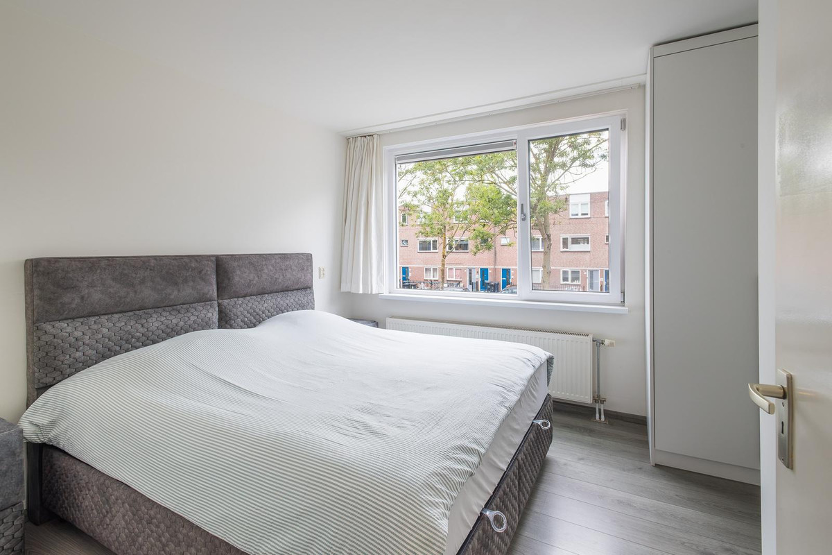 Tussenwoning te koop: Schinnenbaan 54, Rotterdam