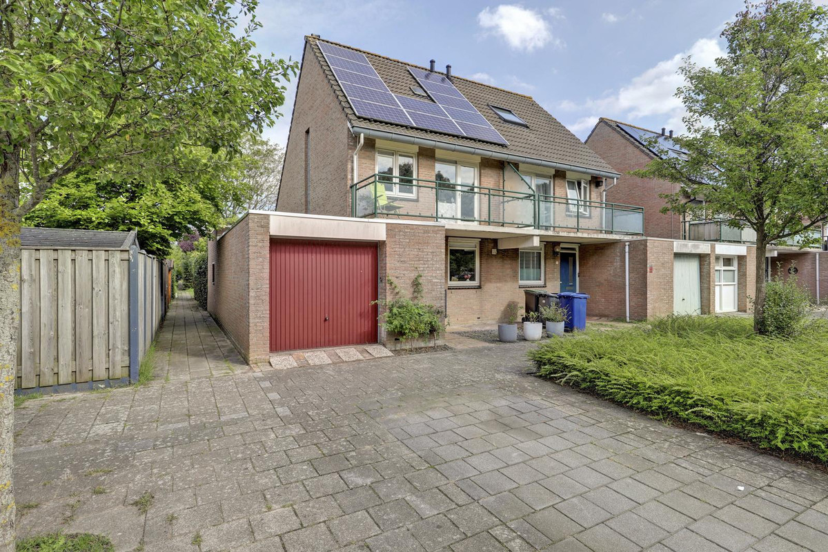 Hoekwoning te koop: Baarsweg 3, Almere