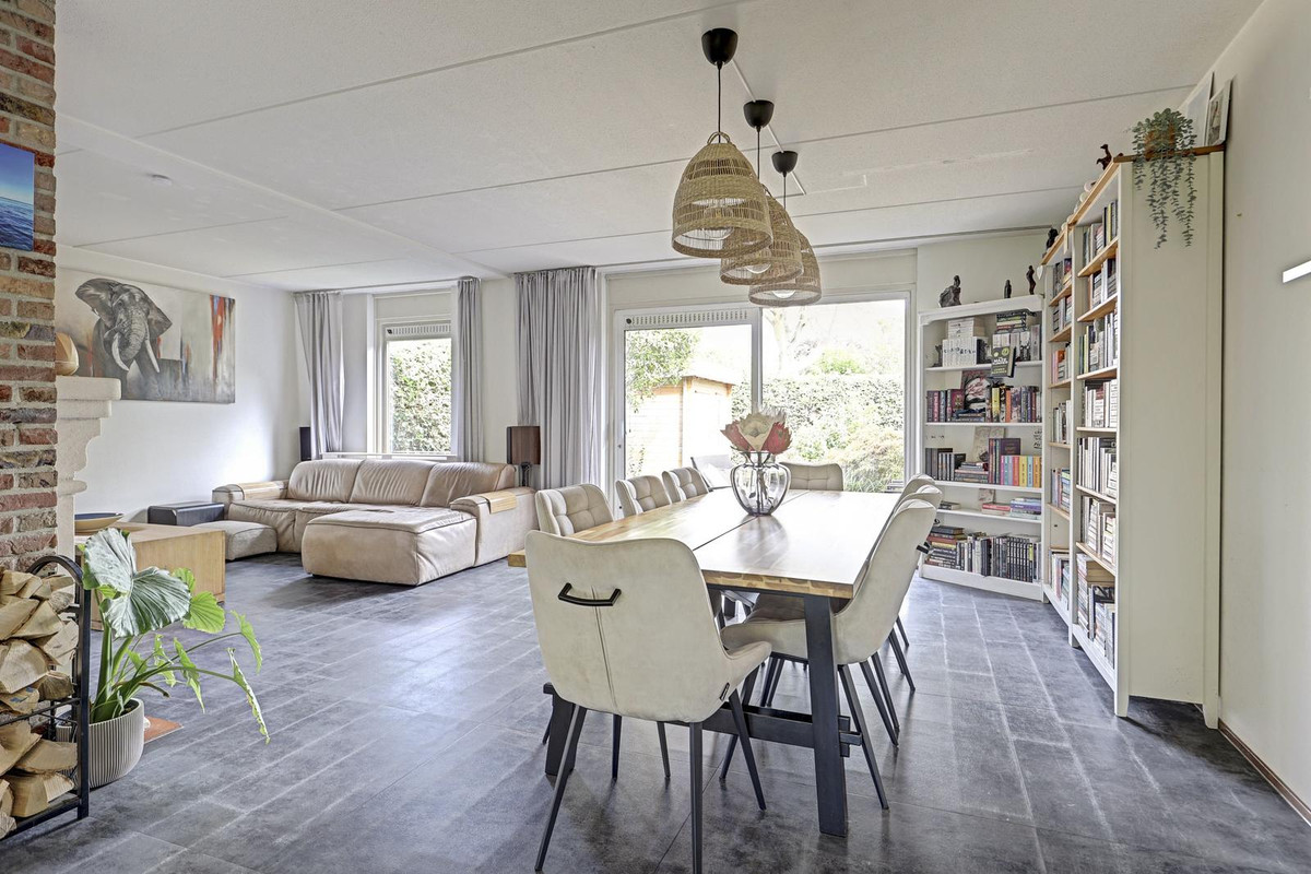 Hoekwoning te koop: Baarsweg 3, Almere