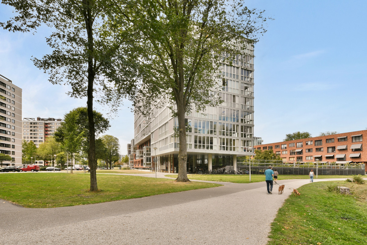 Appartement te koop: Oeverpad 592, Amsterdam