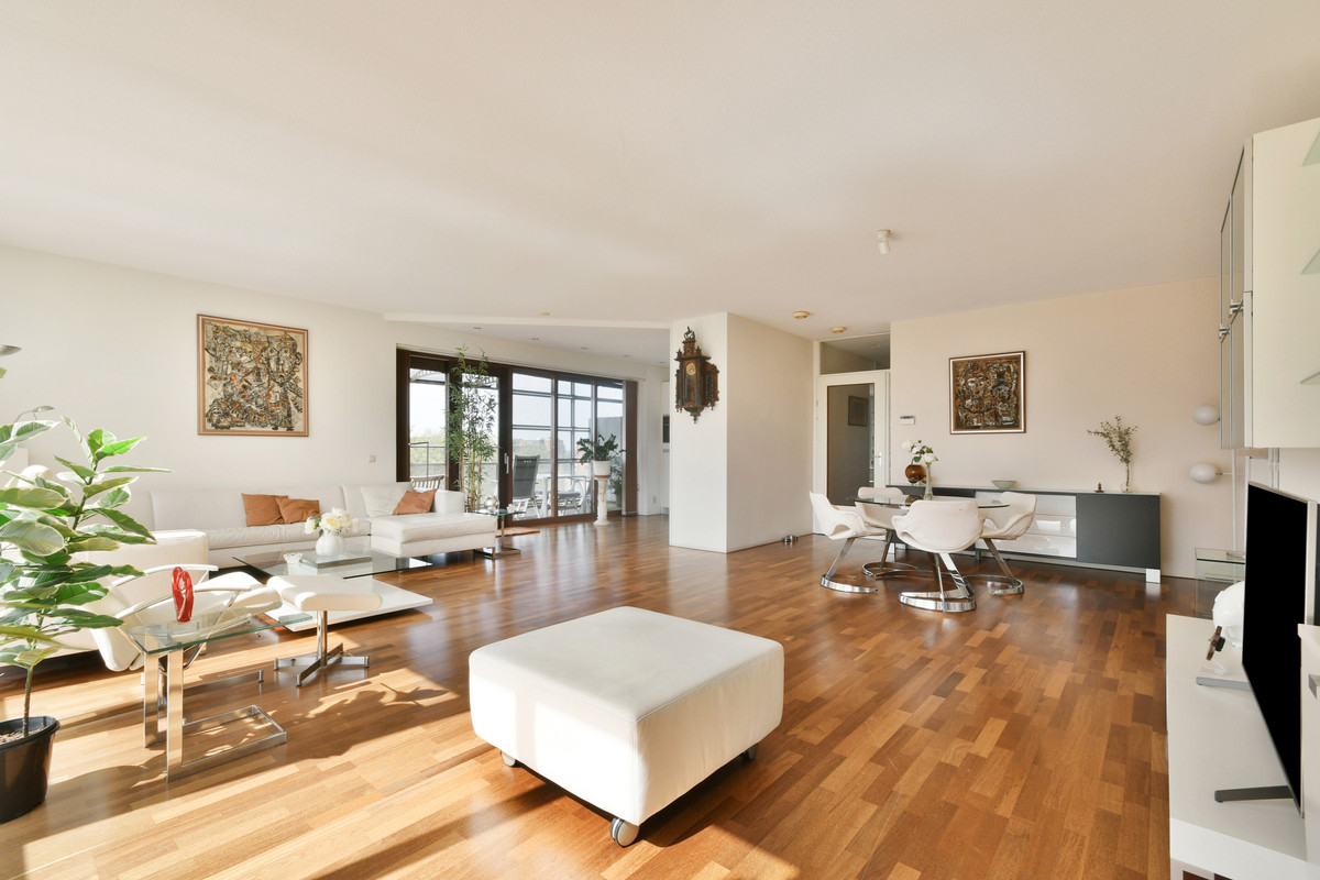 Appartement te koop: Oeverpad 592, Amsterdam