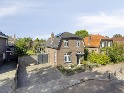 Van Vroonhovenlaan 15