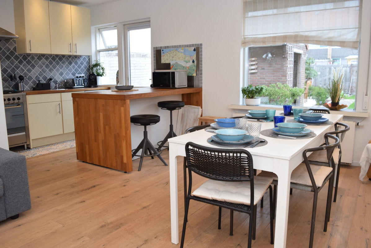 Tussenwoning te koop: Quarles van Uffordweg 79, Oostburg