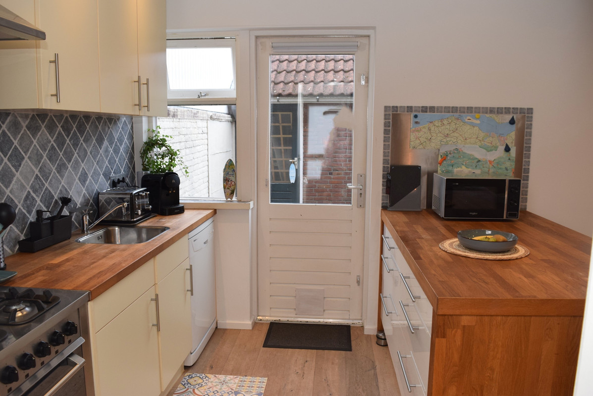 Tussenwoning te koop: Quarles van Uffordweg 79, Oostburg