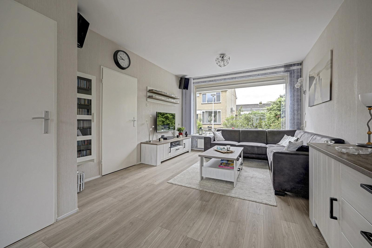 Tussenwoning te koop: Deimospad 9, Spijkenisse