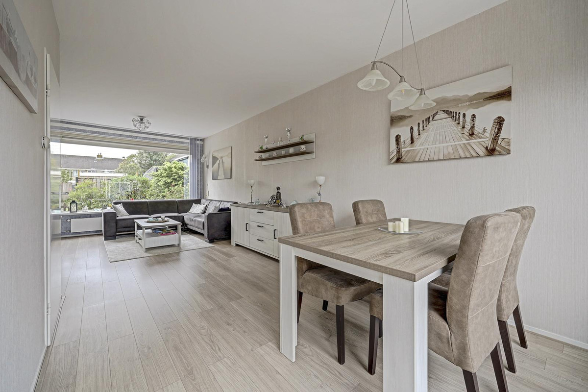 Tussenwoning te koop: Deimospad 9, Spijkenisse