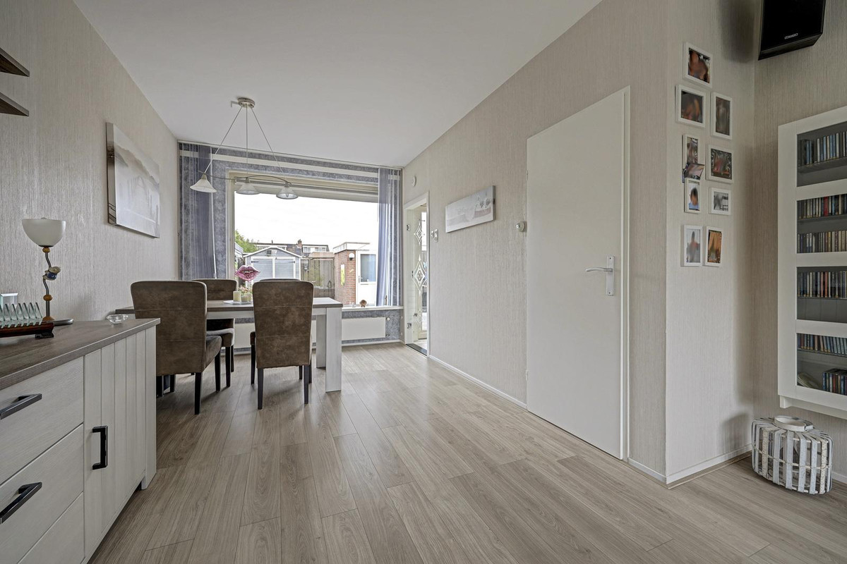 Tussenwoning te koop: Deimospad 9, Spijkenisse