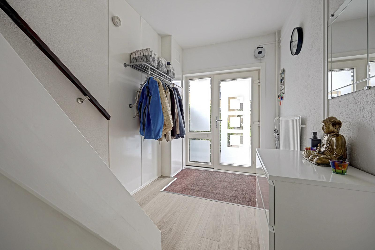 Tussenwoning te koop: Deimospad 9, Spijkenisse