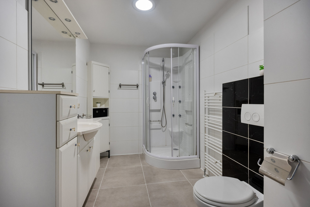 Tussenwoning te koop: Glasblazererf 12, Roermond