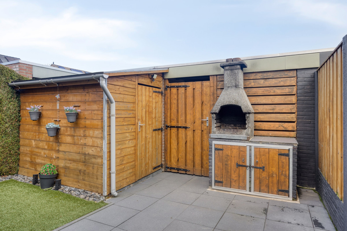 Tussenwoning te koop: Glasblazererf 12, Roermond