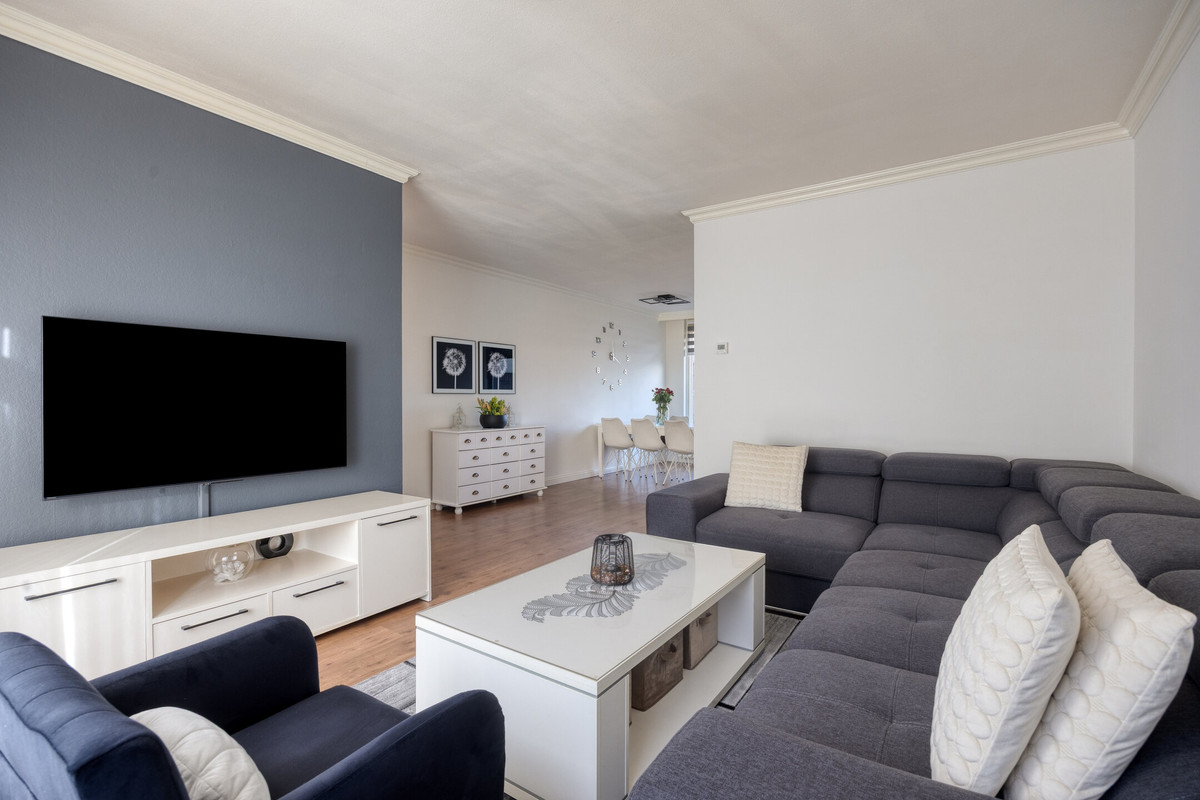 Tussenwoning te koop: Glasblazererf 12, Roermond