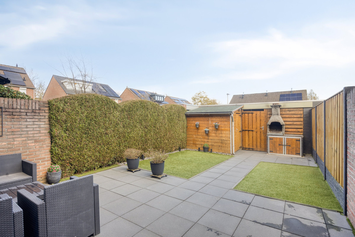 Tussenwoning te koop: Glasblazererf 12, Roermond