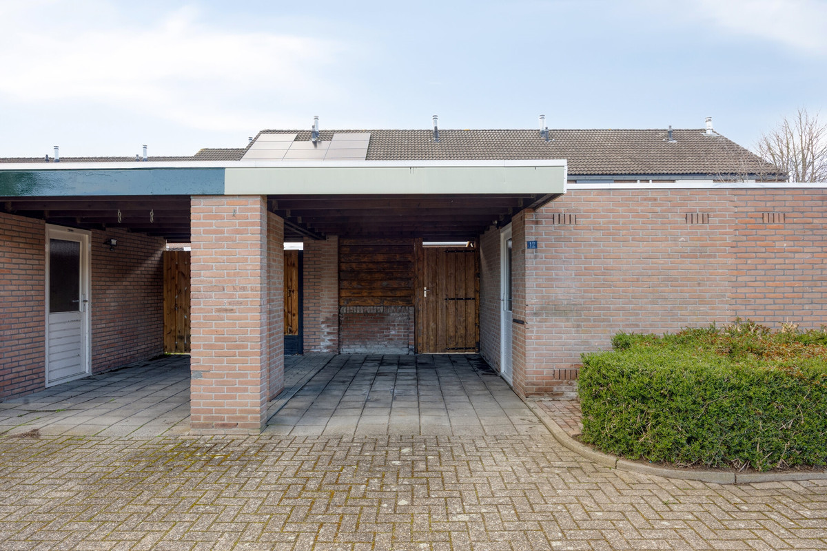 Tussenwoning te koop: Glasblazererf 12, Roermond