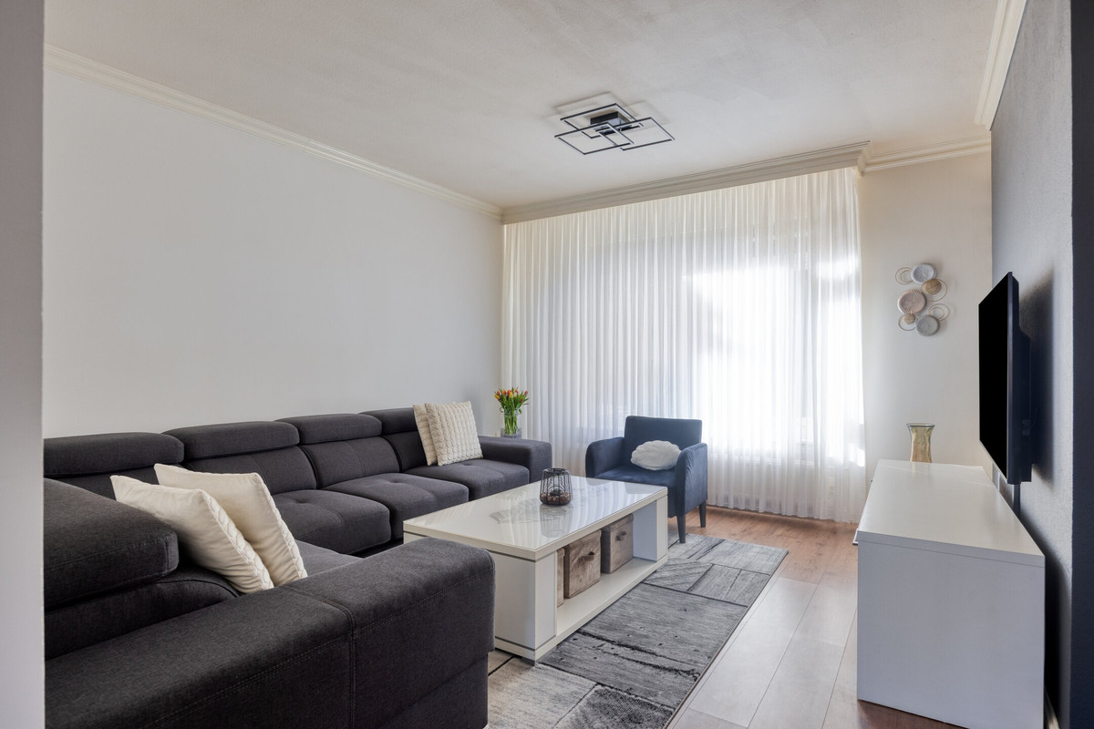 Tussenwoning te koop: Glasblazererf 12, Roermond