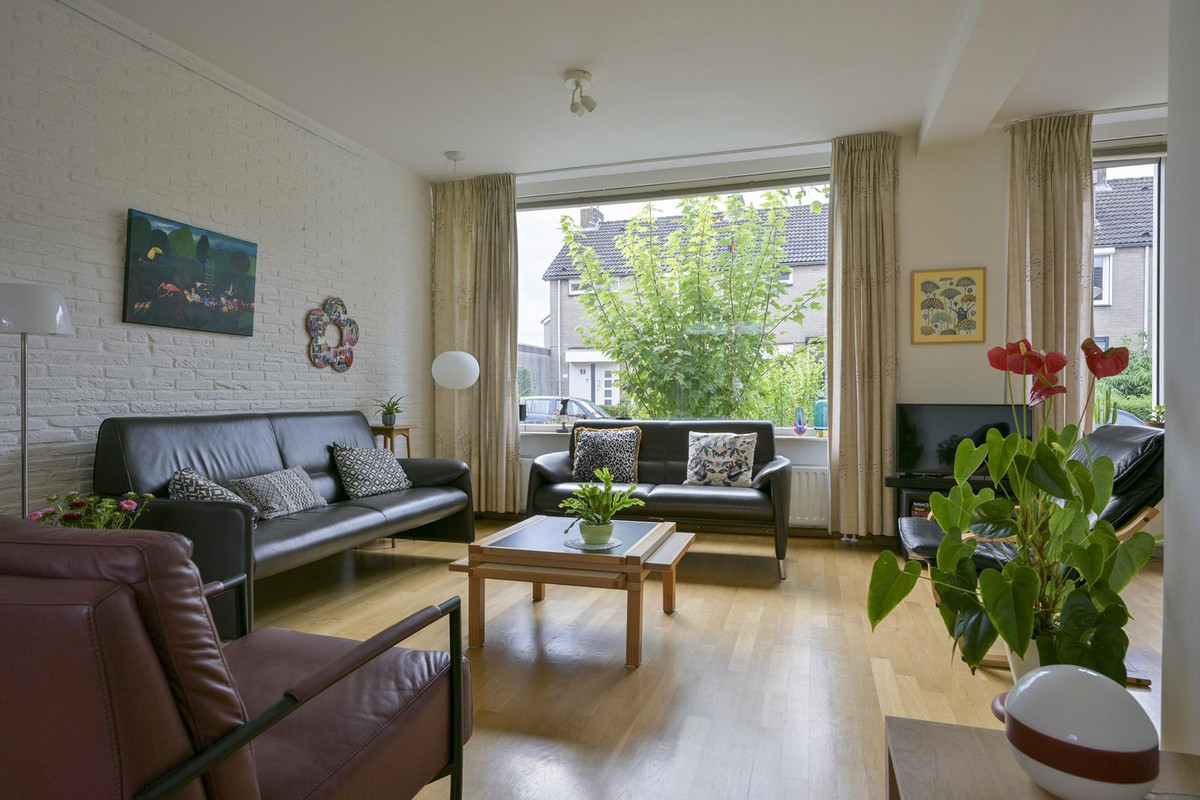 Tussenwoning te koop: Apollohof 76, Maastricht