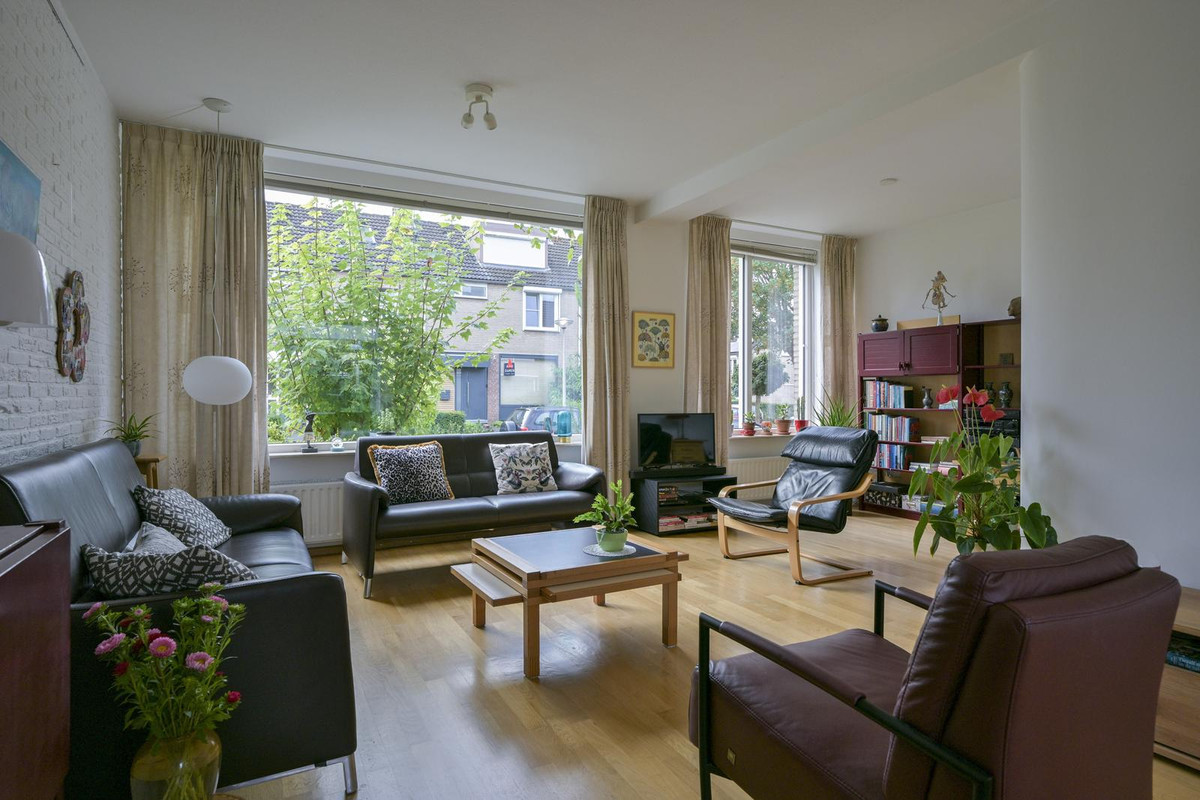 Tussenwoning te koop: Apollohof 76, Maastricht