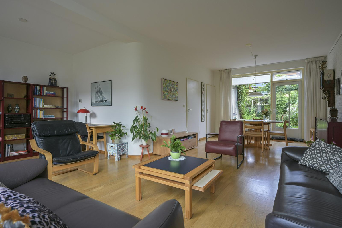 Tussenwoning te koop: Apollohof 76, Maastricht