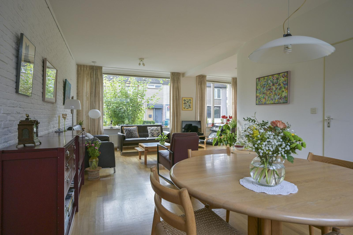 Tussenwoning te koop: Apollohof 76, Maastricht
