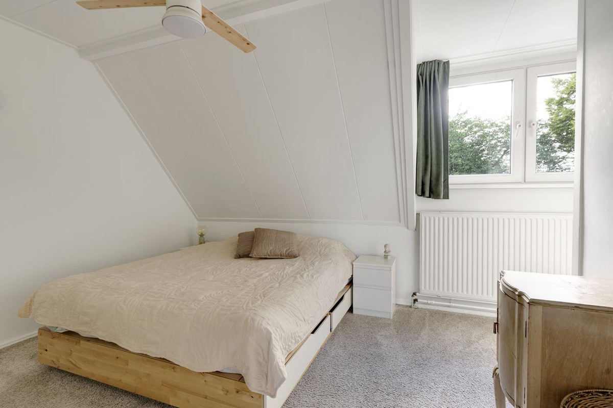 Tussenwoning te koop: Buitenzorgplein 3, Enschede