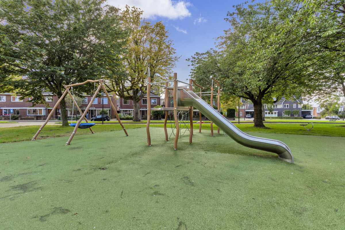 Tussenwoning te koop: Buitenzorgplein 3, Enschede
