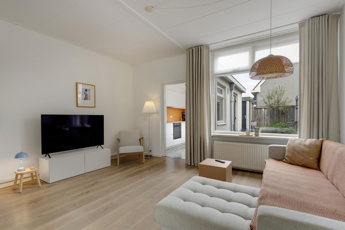 Tussenwoning te koop: Buitenzorgplein 3, Enschede