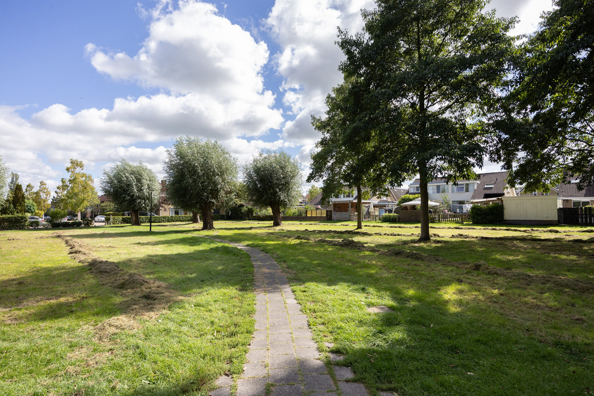 Twee-onder-één-kap te koop: De Terpen 3, Bolsward