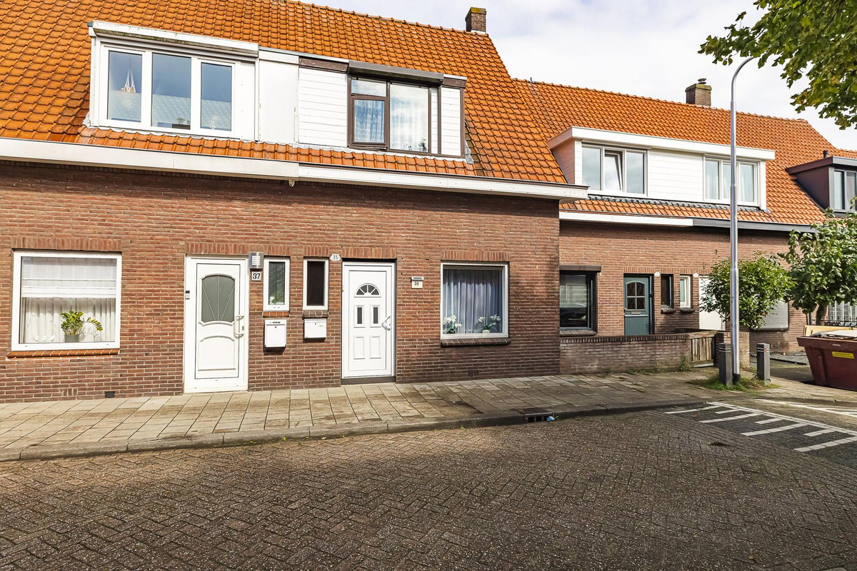Tussenwoning te koop: Banningstraat 35, Tilburg