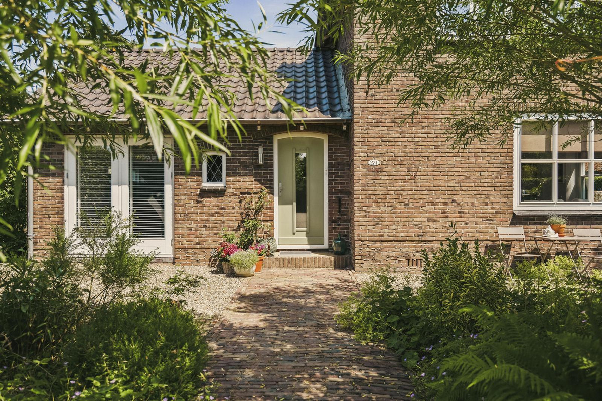 Vrijstaande woning te koop: Zuideinde 271, Oostzaan