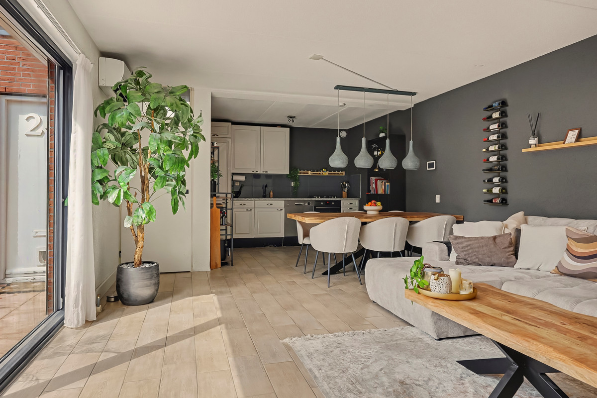 Tussenwoning te koop: Platte Driedijk 24, Hoogvliet Rotterdam