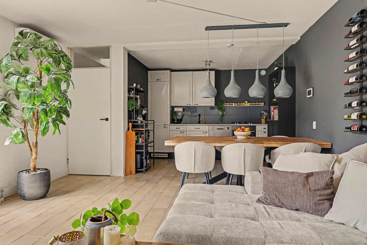 Tussenwoning te koop: Platte Driedijk 24, Hoogvliet Rotterdam