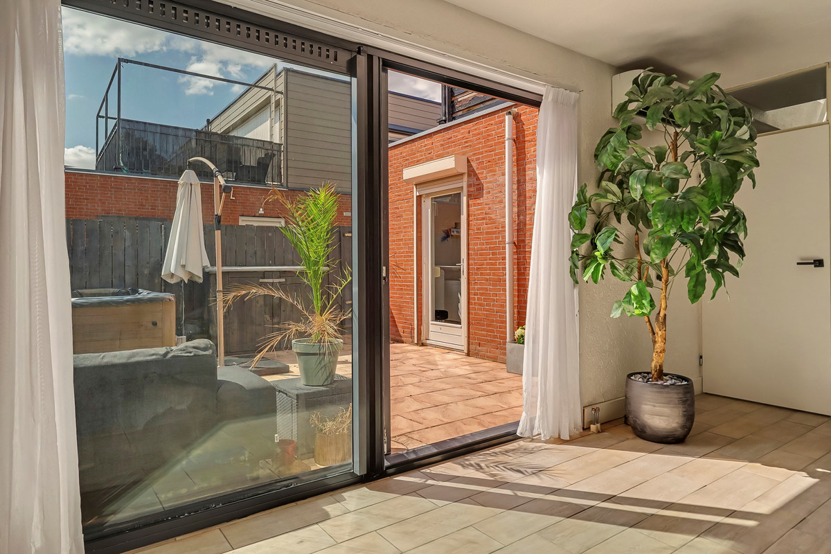 Tussenwoning te koop: Platte Driedijk 24, Hoogvliet Rotterdam
