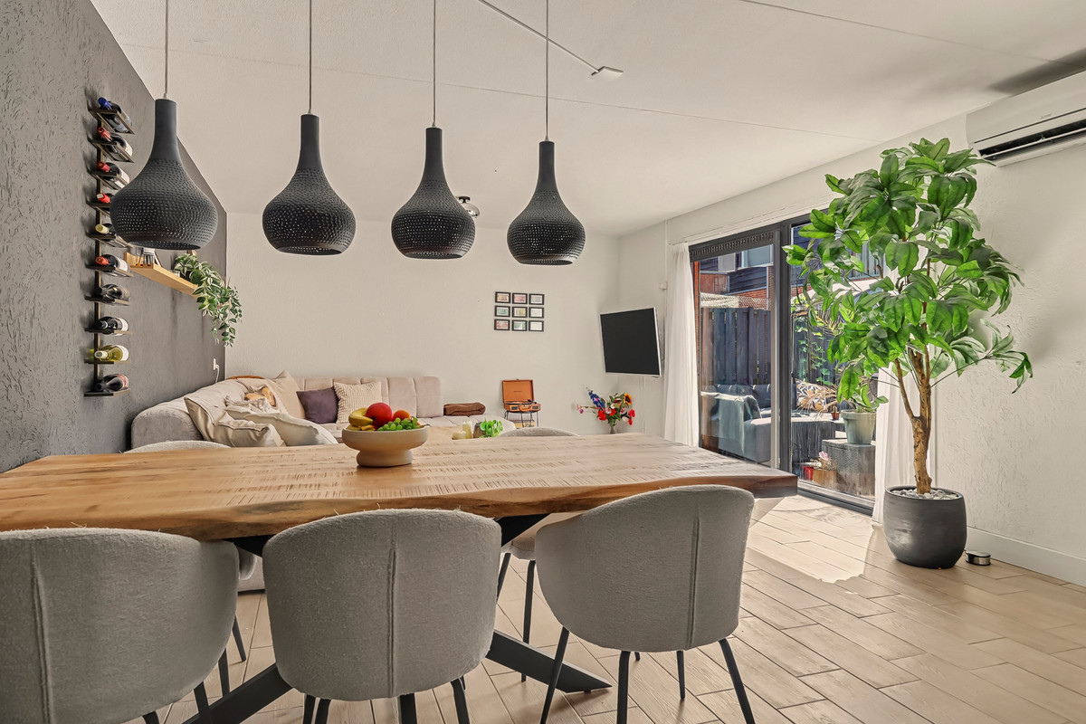 Tussenwoning te koop: Platte Driedijk 24, Hoogvliet Rotterdam