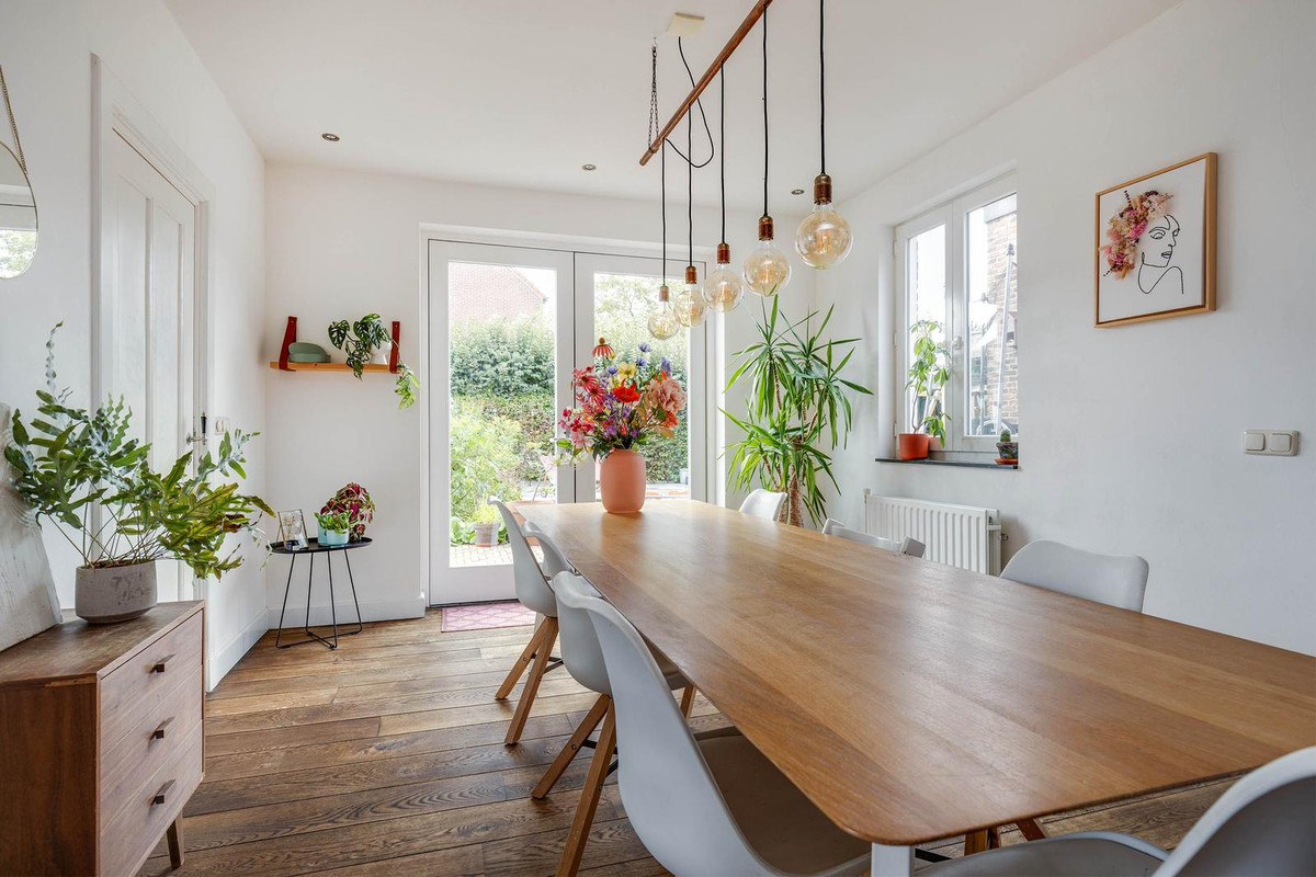 Twee-onder-één-kap te koop: Beekstraat 102, Geleen