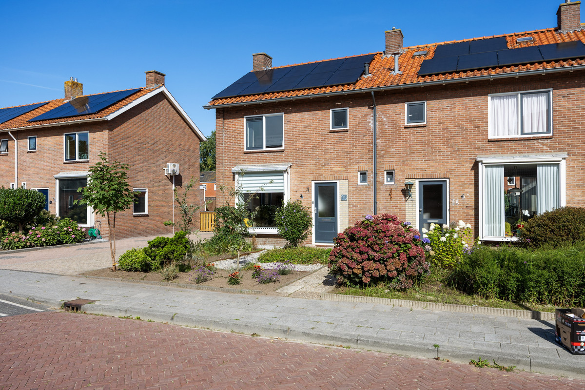 Twee-onder-één-kap te koop: Molenstraat 27, Marum