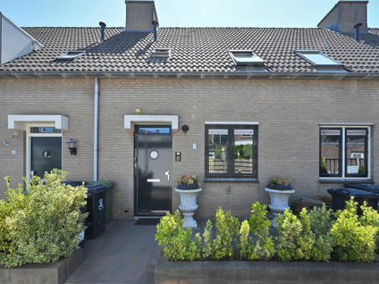 Amalia van Solmsstraat 45