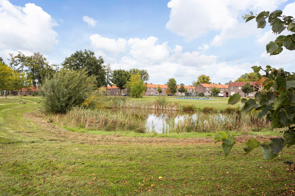 Tussenwoning te koop: Abraham Steenhagenstraat 3, Almelo