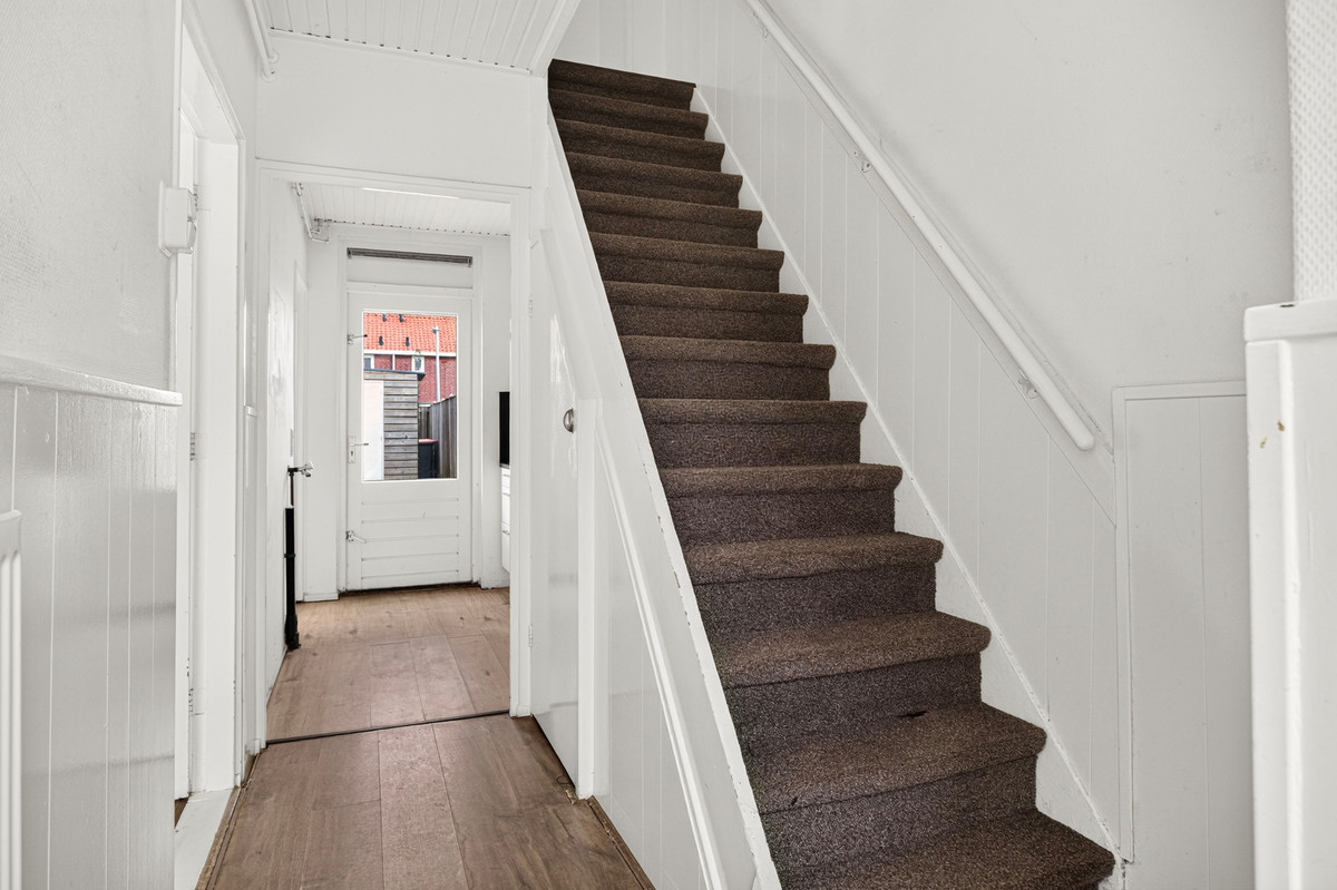 Tussenwoning te koop: Abraham Steenhagenstraat 3, Almelo