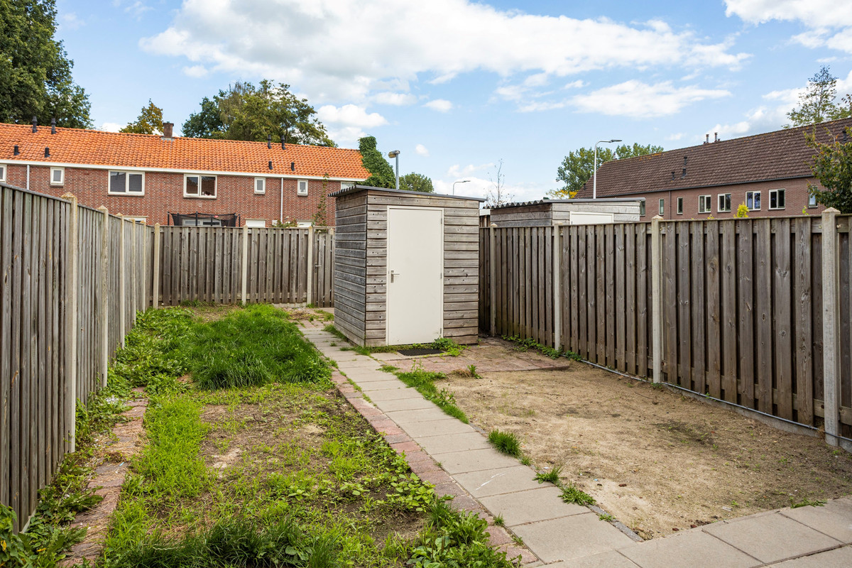 Tussenwoning te koop: Abraham Steenhagenstraat 3, Almelo