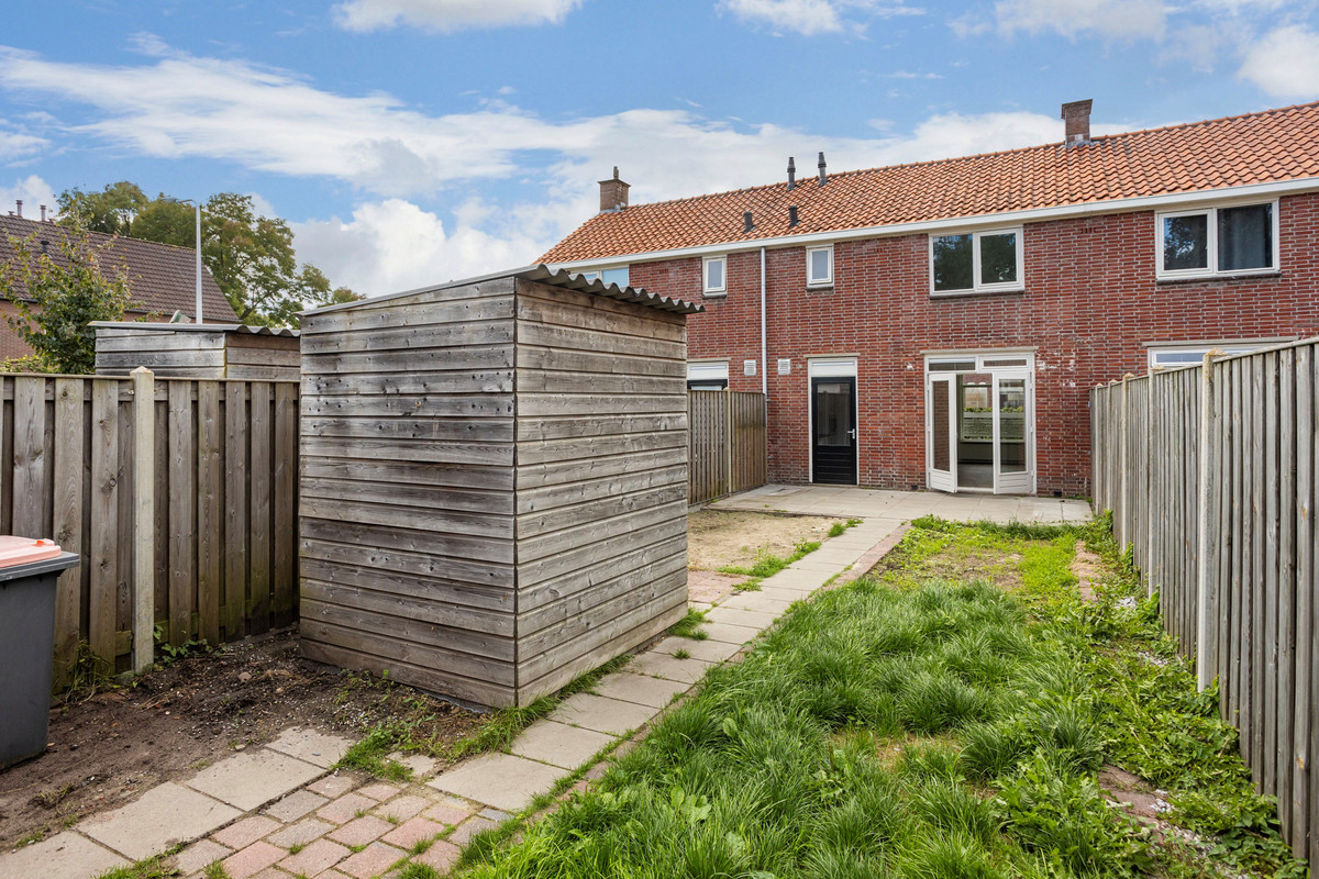 Tussenwoning te koop: Abraham Steenhagenstraat 3, Almelo