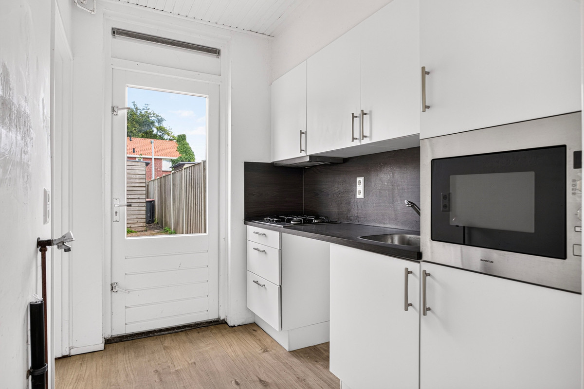 Tussenwoning te koop: Abraham Steenhagenstraat 3, Almelo